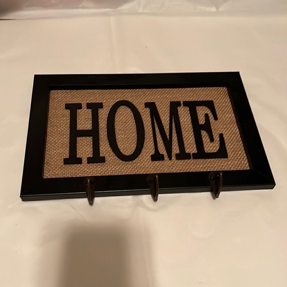 New Home Sign with Keyholder - Picture 1 of 4